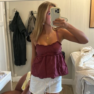 Vinröd topp - Så fin vinröd top från stradivarius 💖💖 endast använd 1 gånf