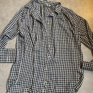 Jag köpte den för 300kr å jag har inte använt den - I bra material och skön att bära runt 