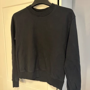 Sweatshirt  - Enkel sweatshirt från NA-KD💕Knappt använd💕