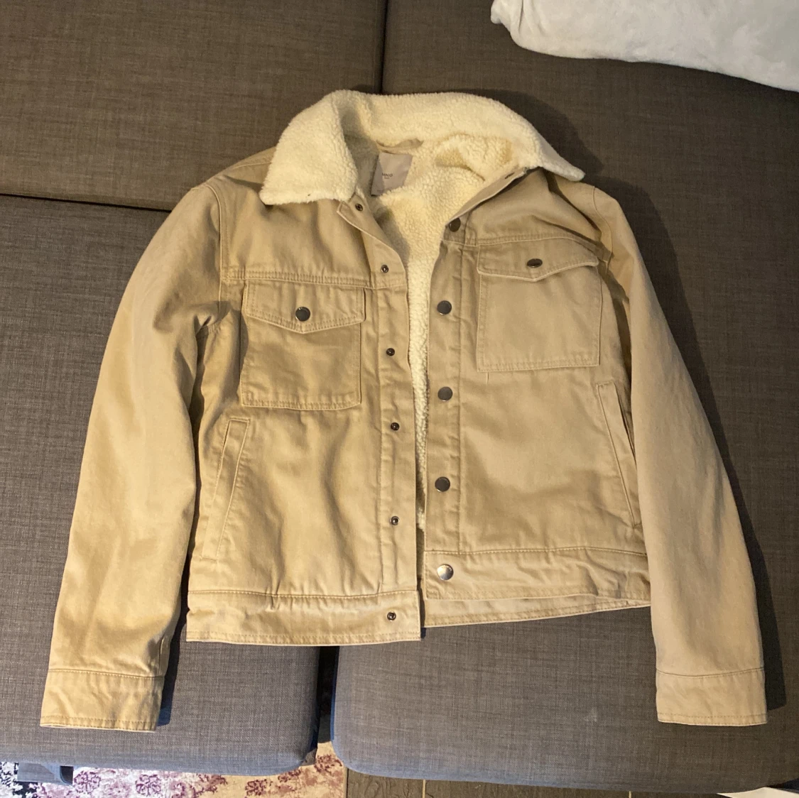 Beige jacka med foder - 90