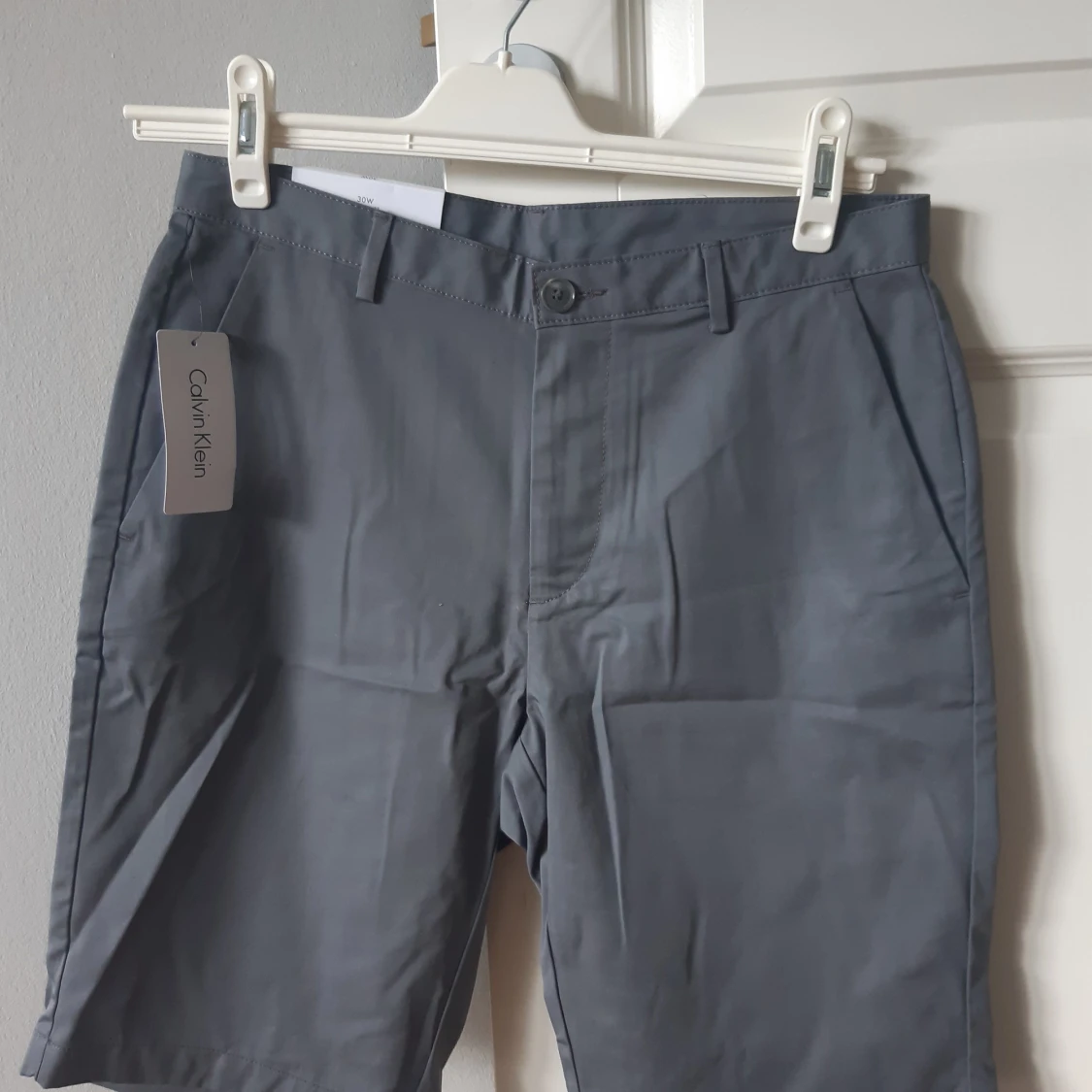 Grå shorts från Calvin Klein