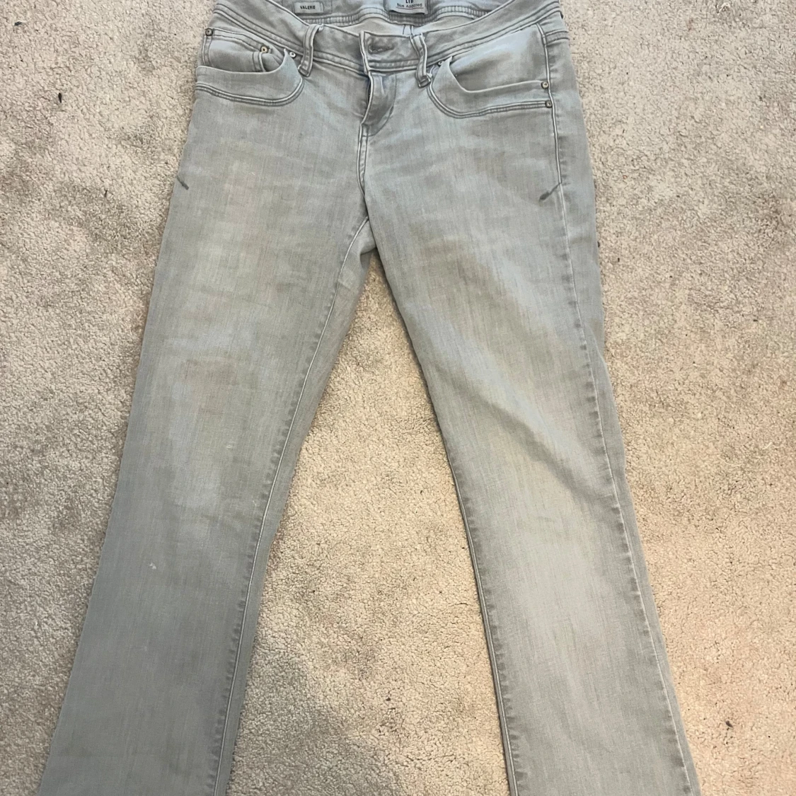 Gråa ltb jeans  - 90
