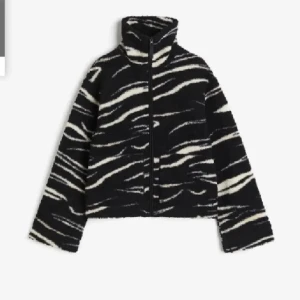 Hm jacka/kofta - Säljer min hm jacka/kofta strl M💕