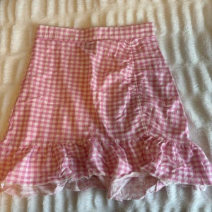 Kjol - Kjol från Gina tricot, aldrig använd 