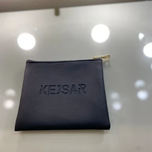 KEJSAR armband - Kejsar armband Guld. storlek 19,5 den är med diamanter. Den är helt ni aldrig använt . Säljer den på grund av den är för stor för mig. En ni kostar 1399.