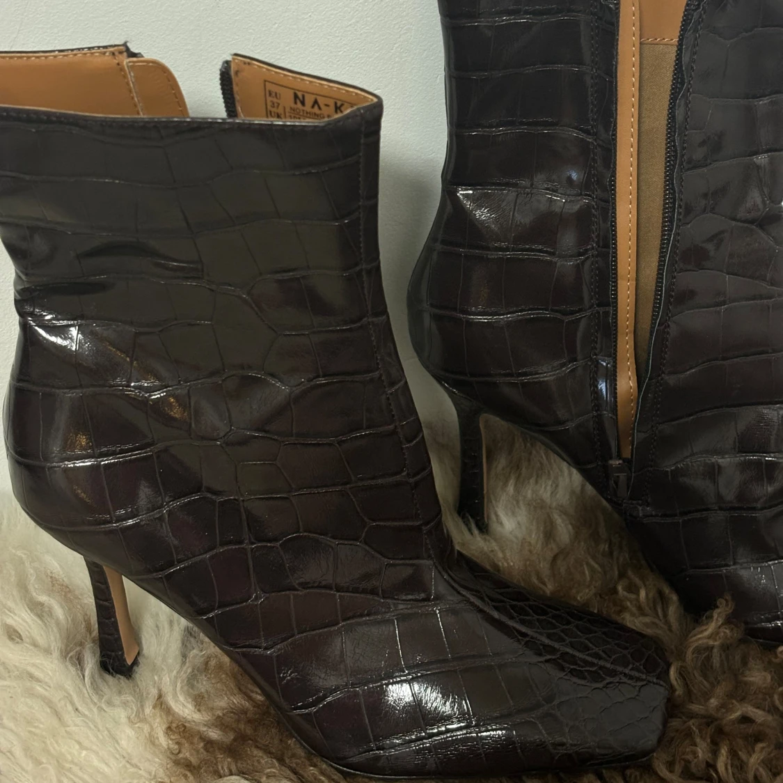 Mörk bruna klackar - 91