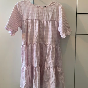 Jätte gullig klänning 💕💕 - Söt klänning från Zalando 💕 knappt använd 🙌🏼