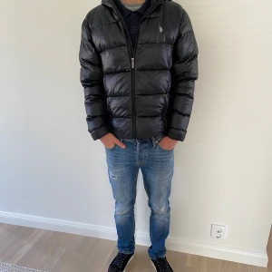 Jacka  - U.S Polo Assn vinter jacka i fint skick, stl S, model på bild är 177