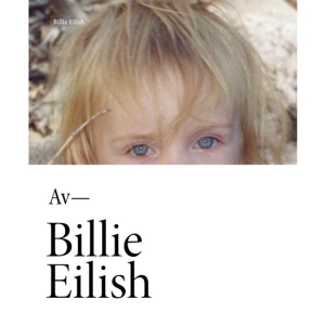 Billie Eilish (inbunden) - Billie Eilish är popsensationen som under sin raketartade karriär blivit den yngsta personen någonsin att vinna alla fyra huvudkategorier på Grammygalan, fått över 15 miljarder lyssningar, varit med på Times lista över mest inflytelserika personer och etablerat sig själv som en musik- och stilikon.Nu kommer hennes första bok där hon ger en personlig inblick i sitt liv och karriär. Med personligt utvalda bilder som aldrig tidigare publicerats kan alla fans nu komma ännu närmre tonåringen som gett röst åt en generation. Nu bjuder hon för första gången någonsin in sina fans in i sitt liv från barndomen, livet på turné, det dagliga arbetet med musiken och mycket mer! BILLIE EILISH är ett unikt samlingsverk av en av vår tids största stjärnor. Fylld med hundratals personligt utvalda bilder är det ett sant hjärteprojekt och perfekt för fans i alla åldrar.  Billie Eilish är en amerikansk sångerska och låtskrivare från Los Angeles. Tillsammans med sin bror och producent Finneas har hon skapat en ny typ av modern pop som älskas av såväl lyssnare som kritiker. 2019 släpptes hennes album When We All Fall Asleep, Where Do We Go? som debuterade på förstaplatsen i 18 länder och blev årets mest streamade album. Billie Eilish är hennes första bok.     Format Inbunden   Omfång 336 sidor   Språk Svenska   Förlag Bookmark Förlag   Utgivningsdatum 2021-05-11   Medverkande Karin Wijk   ISBN 9789189298989  