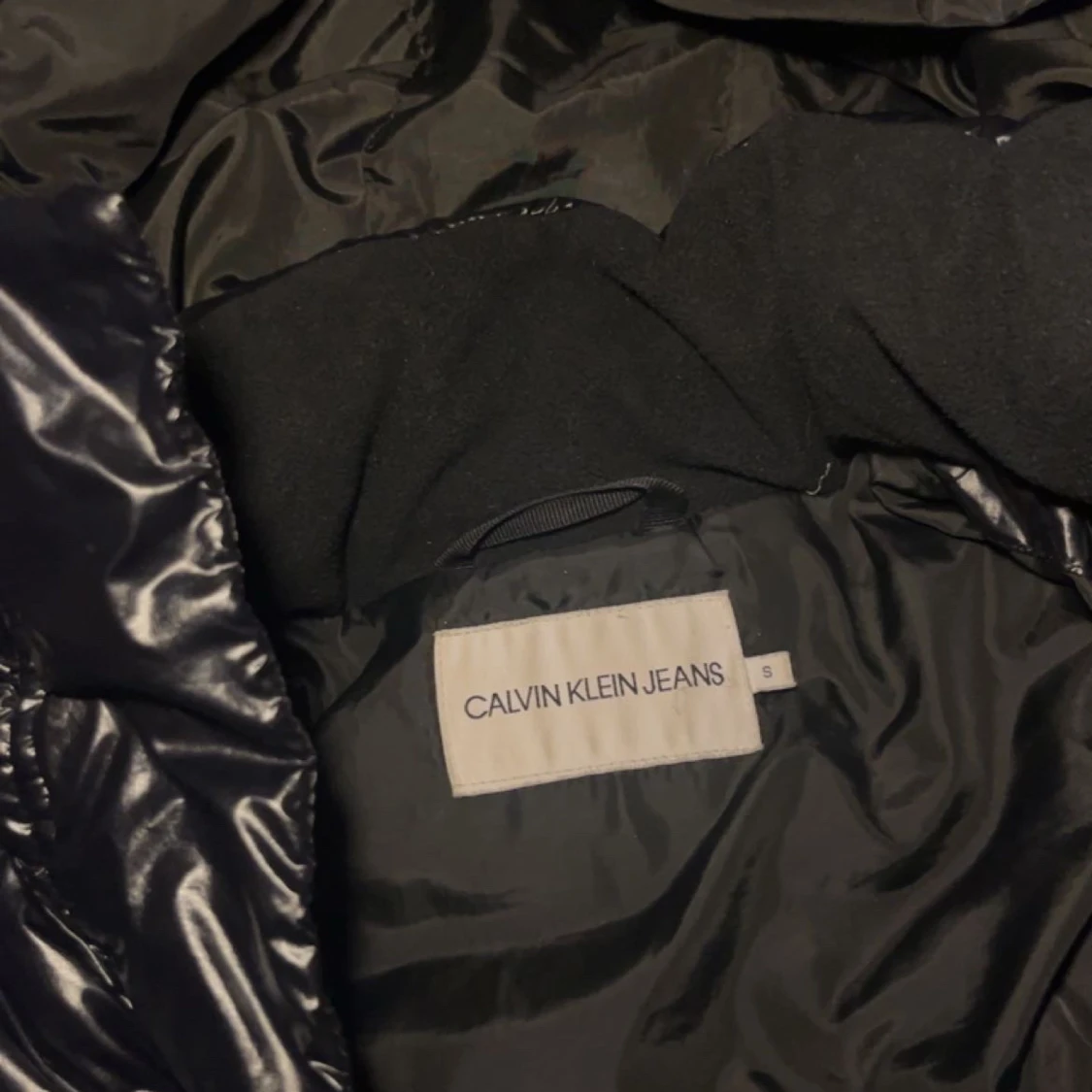 Svart glansig dunjacka från Calvin Klein Jeans - 92