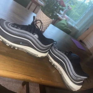 Nike skor herr - De är som nya små fläckar som säkert går att ta bort storlek 45