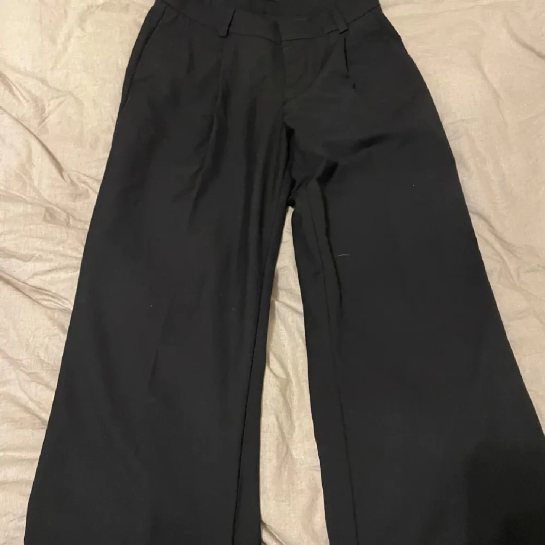 Svarta kostymbyxor - 90