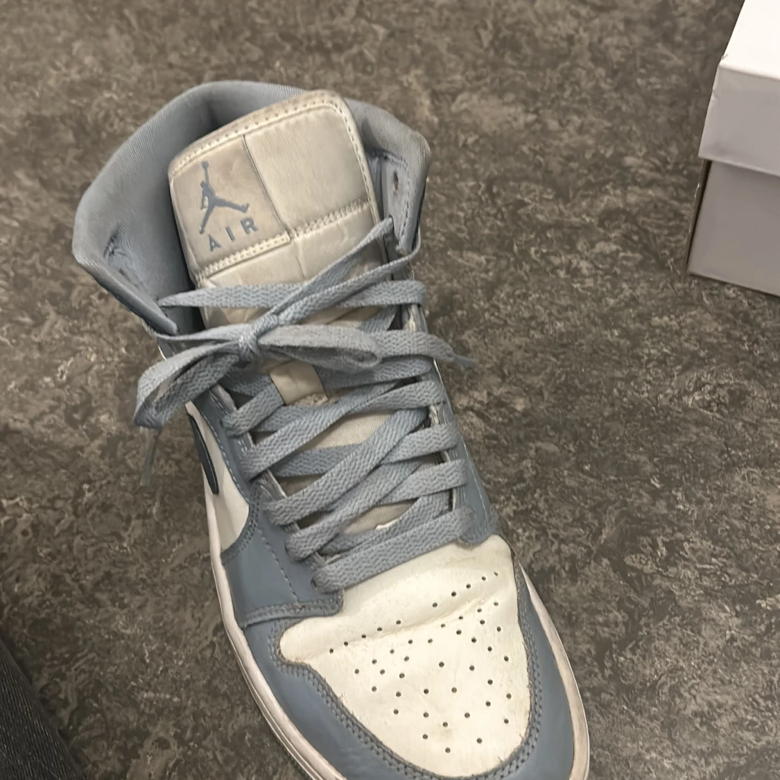 Nike Air Jordans i blått och vitt - 92