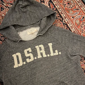 Denim&supply Ralph Lauren hoodie! - Säljer sjukt fet och unik hoodie från Ralph lauren. Den har en fet detalj vid hoodien som gör den nice vintage look