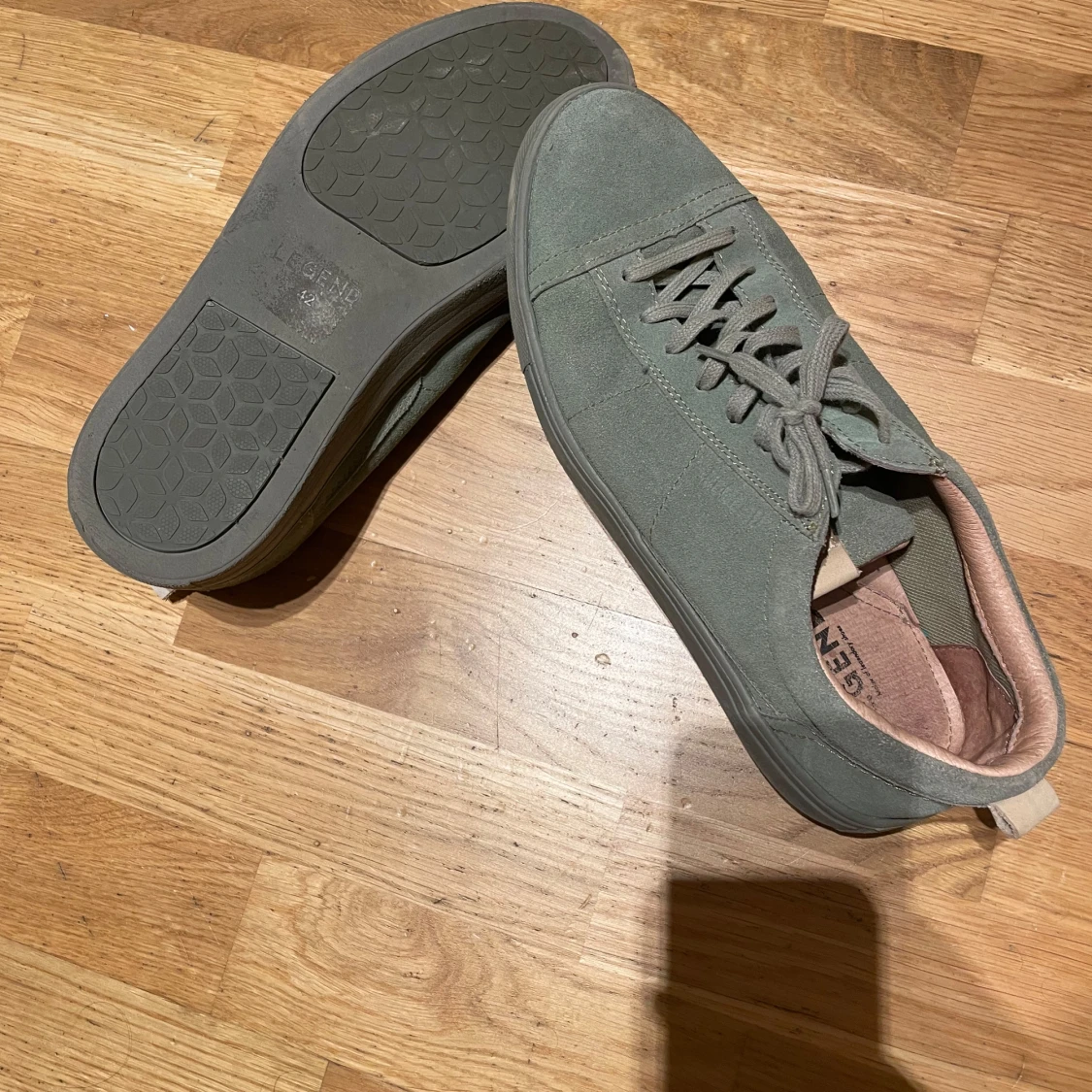 Gröna sneakers från Legend - 90