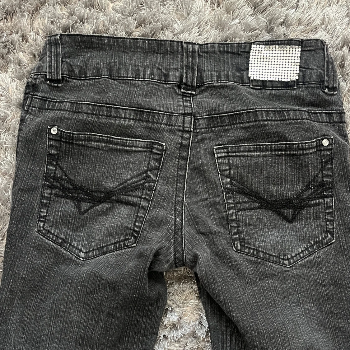lågmidja bootcut jeans 