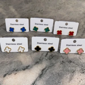 Örhängen  - Rostfritt stål helt nya pris per styck 