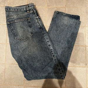 Hope Jeans - Schyssta Hope jeans, köpte på deras butik i Göteborg, riktigt bra skick, knappt använda, storlek 31, nypris runt 1600kr, skriv vid funderingar 