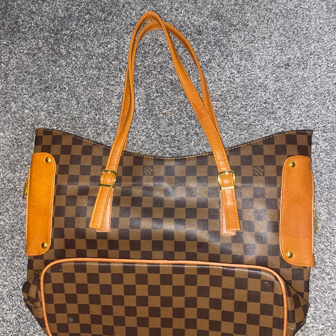 Brun och beige rutig axelväska - 90