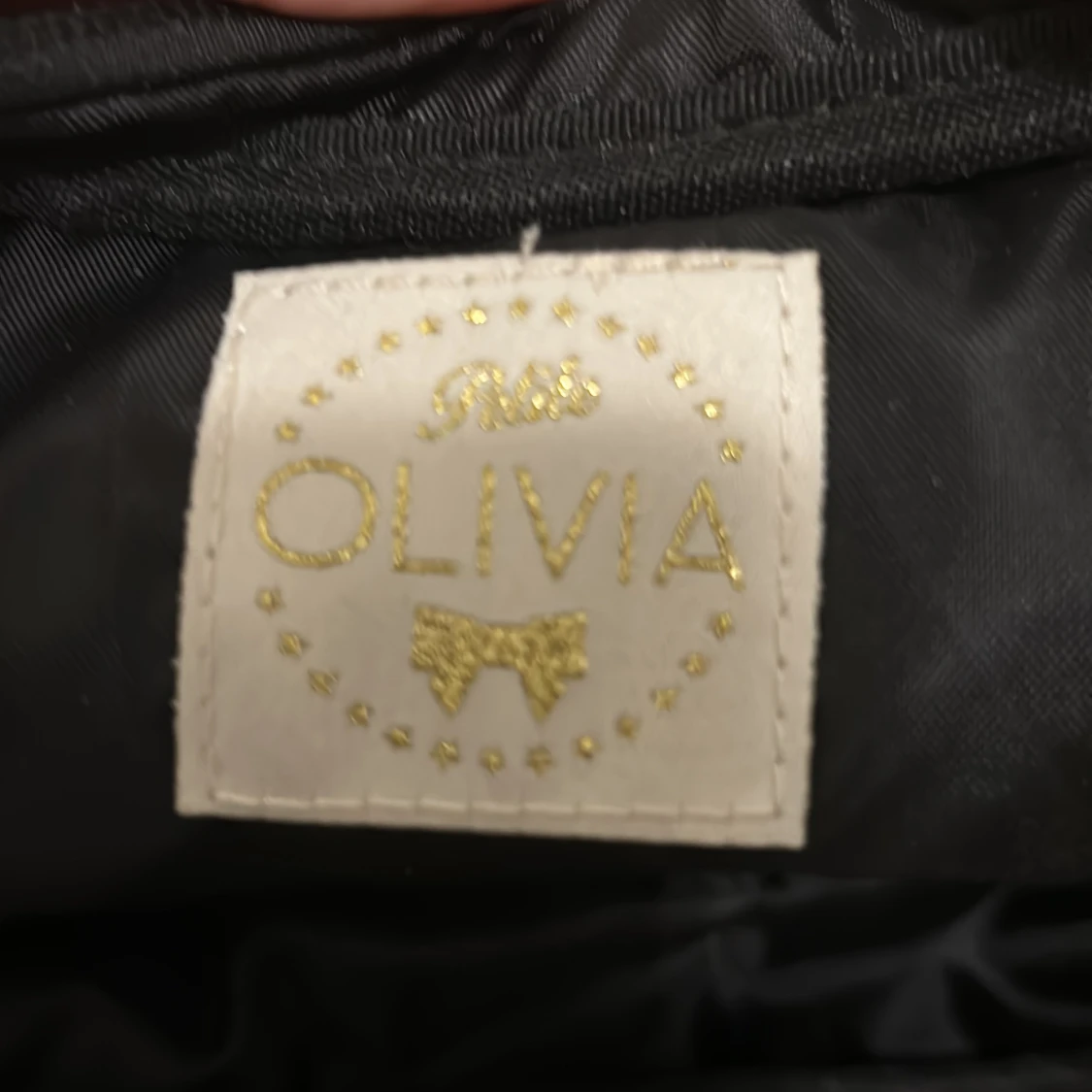 Jättefin svart necessär med texten LOVE - 2