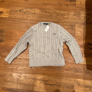 Grå polo Ralph lauren tröja - Storlek: S, 9/10 skick, grå