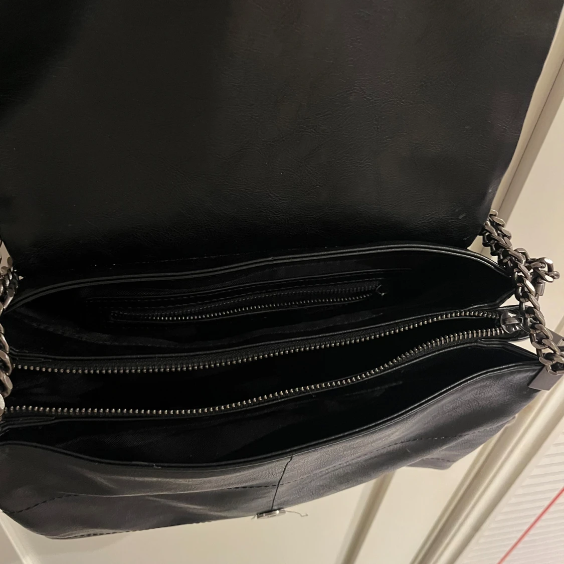 Svart axelväska Zara - 90
