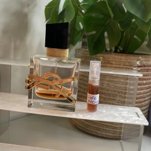 Ysl libre intense 2ml‼️ - Ysl libre intense sprejflaska med 2ml, observera att det är 2ml flaska o inte stora flaskan 🌸köp via köp nu