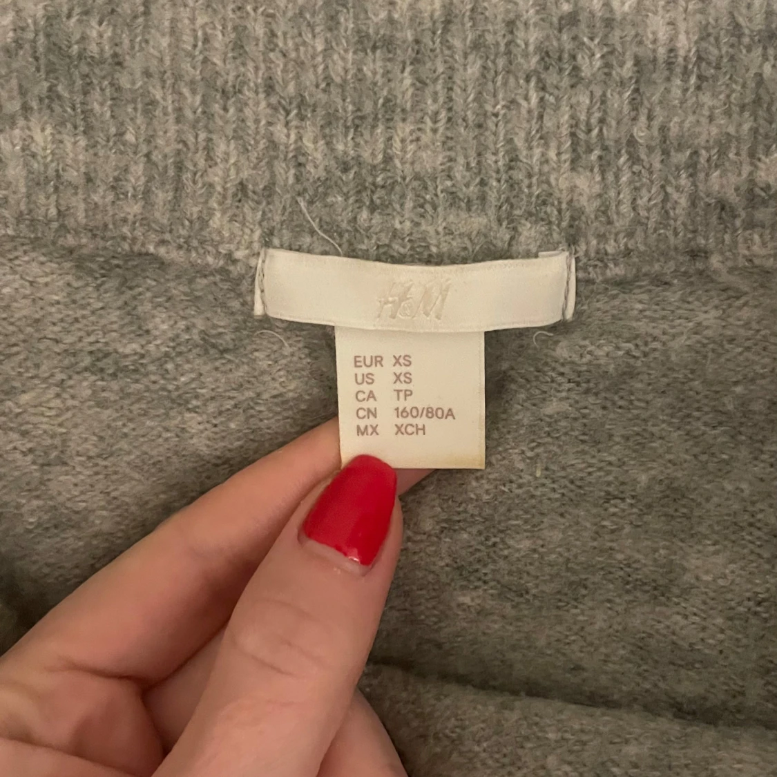 Grå offshoulder tröja från H&M - 91