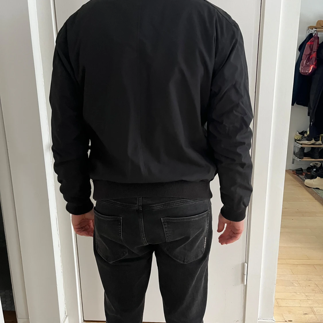 Svart Peak Performance-jacka - man - 90