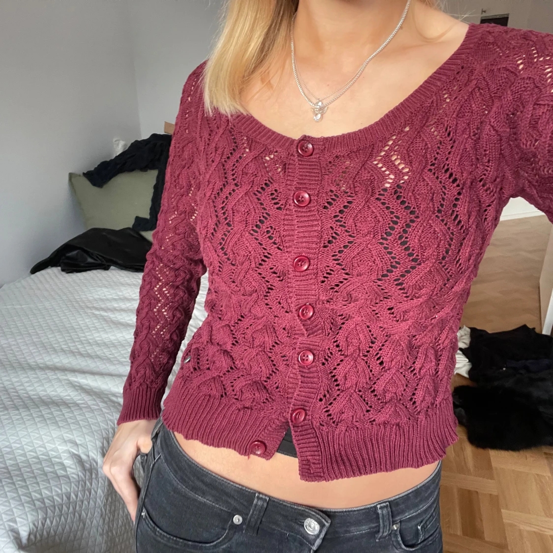 Vinröd stickad kofta - 92
