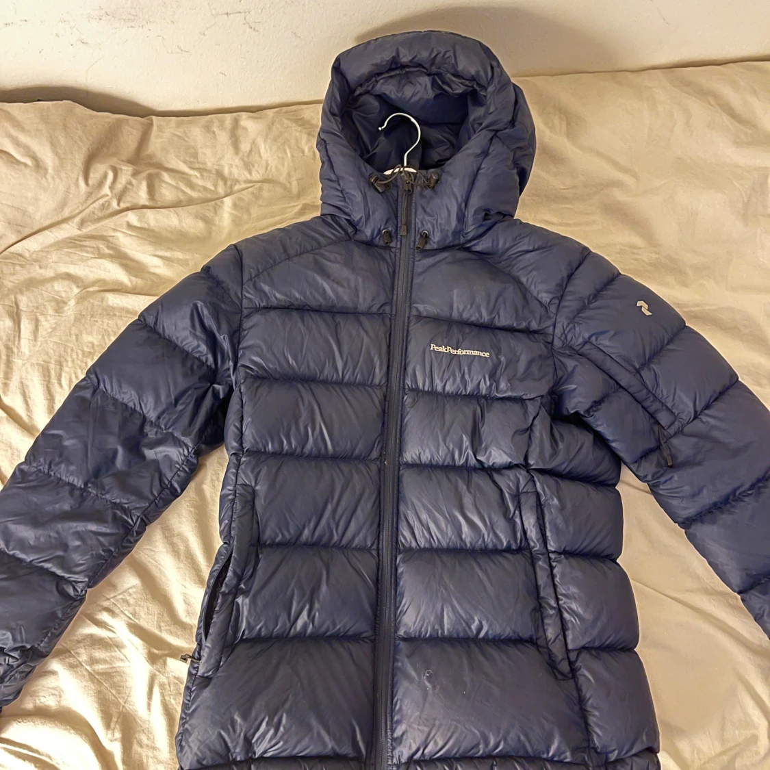 Mörkblå dunjacka från Peak Performance - 91