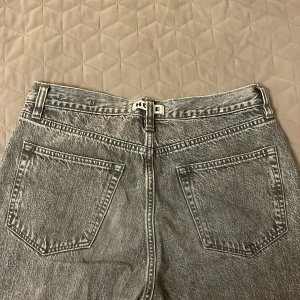 Två par Hope rush jeans - Hope jeans i modell Rush. Stl 30/32.