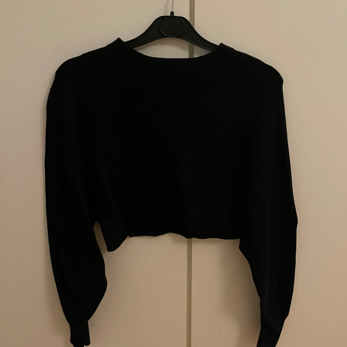 Svart croppad tröja från Zara - 90