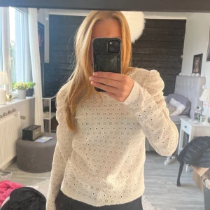 tröja  - tröja med mönster, aldrig använd.