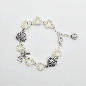 Handgjort armband - Super cute 🎀●Material-plast pärlor, zinc alloy.  Nickel fri. Armbandslängd: 17cm och 3, 5cm lång förlängninskedja för justering.