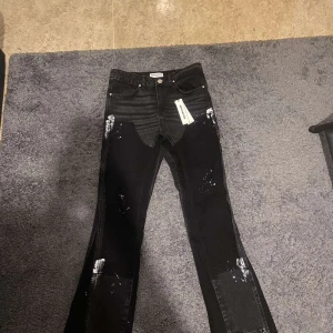 Reputation studios flared jeans - Bra skick och knappast använda kom privat för mer frågor eller bilder 