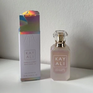 kayali vanilla candy rock sugar  - endast testat. doften passade tyvärr inte mig