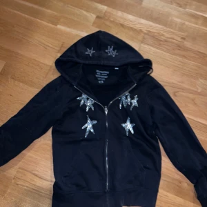 Yung lean merch  - Yung lean rhinestone hoodie i storlek S. 