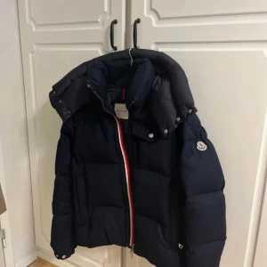 MONCLER Jacka - Jätte bra skick! Ingen rökning 🚭  Size 3  