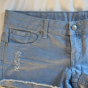 Lågmidjade jeans shorts - aldrig använda, lappen kvar💘