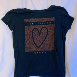 Fin Hjärt t-shirt🫶💕 - T-shirt i bra skick!💓