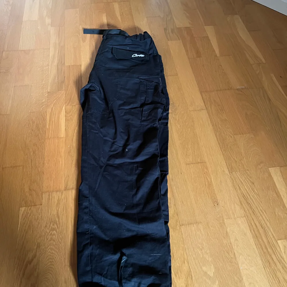 Säljer dessa Cortiez byxor för dom inte passar mig har Används fåtal gånger . Jeans & Byxor.