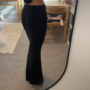 Maxikjol  - Från bikbok, mjukt material. Jag är 170 🥰