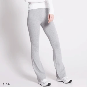 Byxor/Yoga Pants/Leggings/Tighs - Byxor från Lager 157! Aldrig använda då dem är för stora för mig. Endast testade med pris lapp kvar. Båda för 150kr eller 80kr/st