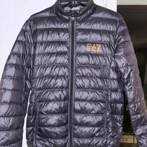 Armani Dunn Jacka Svart - Skicka-7/10 Ordinarie Pris-1700kr