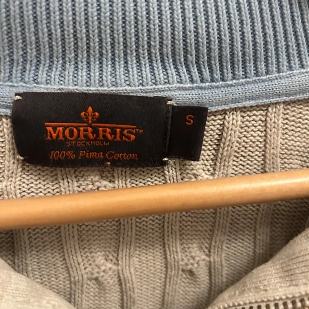 Morris half zip biege. Jätte fint skick inga defekter. Storlek S. Tröjor & Koftor.