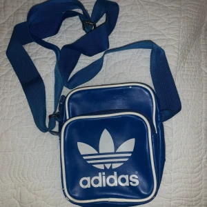 Vintage adidas väska🌟 - Cool väska🌟🌟