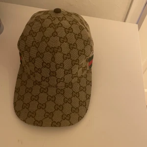 Gucci keps M - Bra skicka och kvalitet