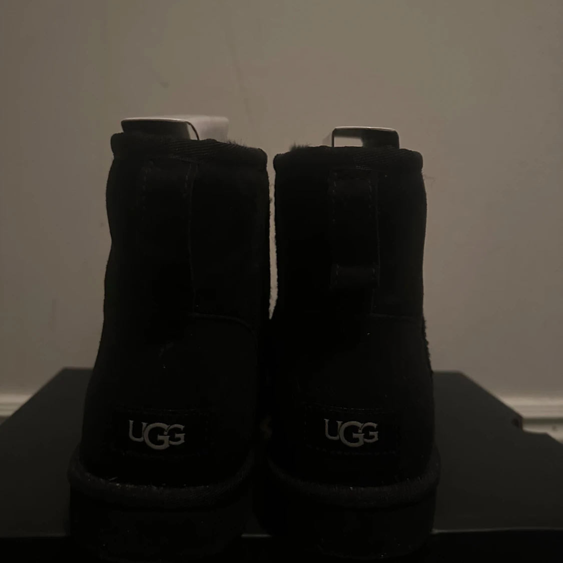 Svarta uggs  - 91