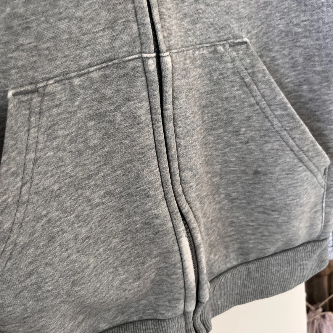 Grå hoodie från Puma storlek 164 - 90
